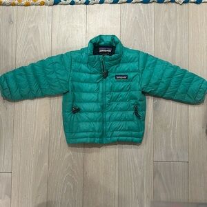 good used condition patagonia Baby Down Sweater 12-18 months